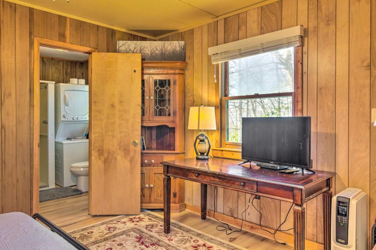 Peaceful Spruce Pine Cabin On 8 Acres With 2 Decks! Екстер'єр фото
