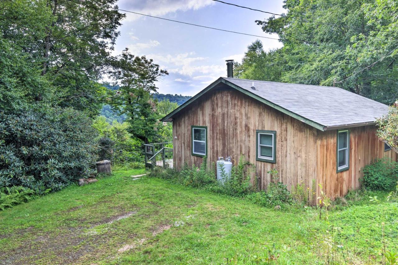 Peaceful Spruce Pine Cabin On 8 Acres With 2 Decks! Екстер'єр фото